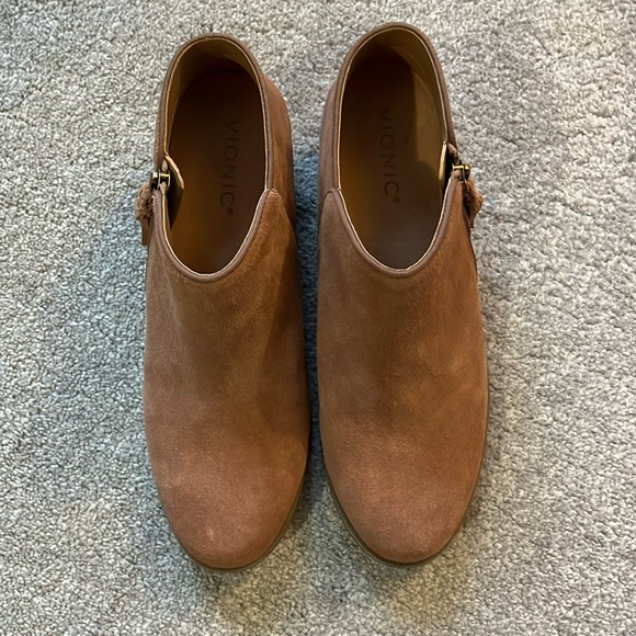 Vionic Shoes - Vionic Suede ankle boots Felicity Shyanne  8.5 guc side zip wood heel m, Toffee